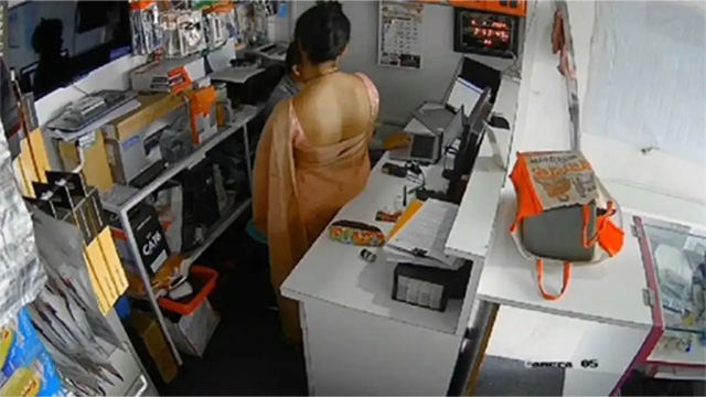 Managers Affair With Married Women On CCTV – New Sex Video